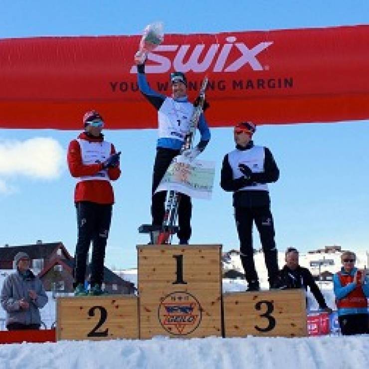 Toni termine la saison avec une victoire